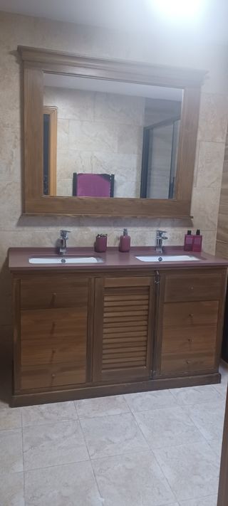 Mueble de baño con espejo