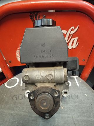 Bomba Dirección - Mercedes - W-210 - E-300-D.