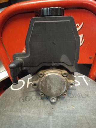 Bomba Dirección - Mercedes - W-210 - E-300-D.