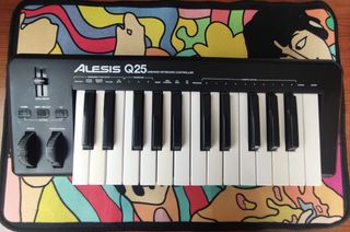 Alesis Q25