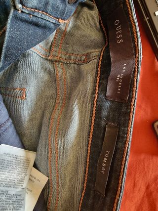 Pantalón vaquero roto azul Guess