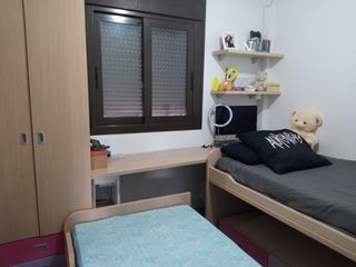 Compacto de dos camas y cajones,..