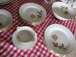 Vajilla vintage rosas