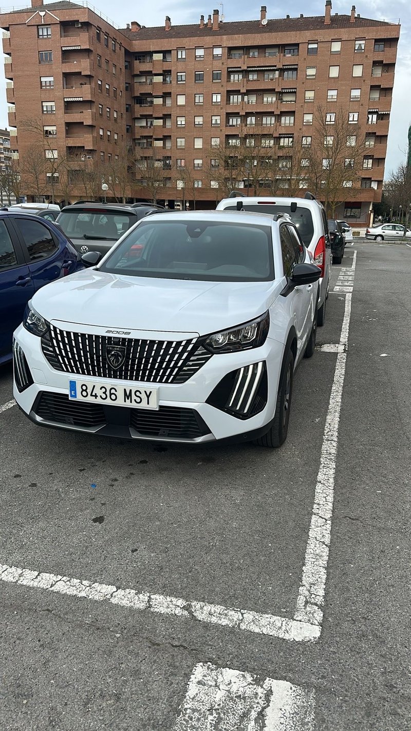 🏎️ Peugeot 2008 Allure 2024 – 22.000 km – Gasolina - foto 1