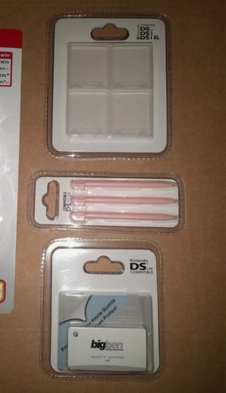 Oferta.Nuevo DS LITE.Funda Hello Kitty y Accesorio