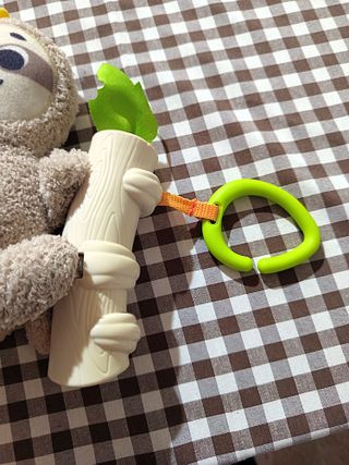 Juguete para bebé de peluche con forma de perezoso