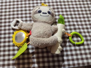 Juguete para bebé de peluche con forma de perezoso