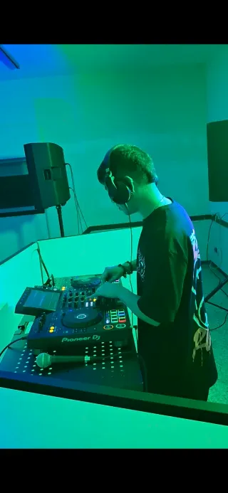 DJ PARA FIESTAS Y EVENTOS