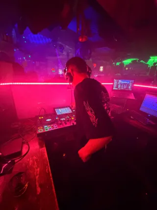 DJ PARA FIESTAS Y EVENTOS