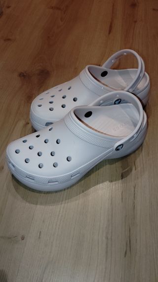 Zuecos de mujer Classic Platform Clog Crocs