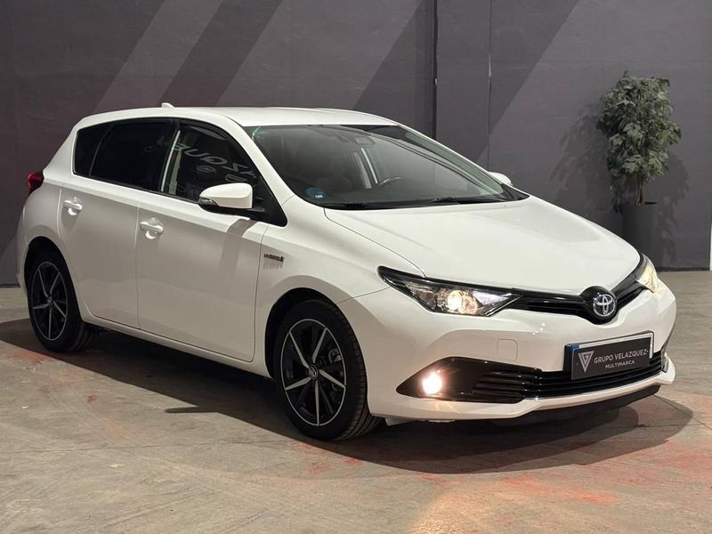 Toyota Auris 2019, foto 2