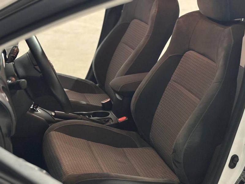 Toyota Auris 2019, foto 15