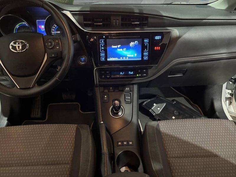 Toyota Auris 2019, foto 19