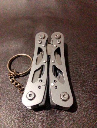 Alicate multiusos. Nuevo
