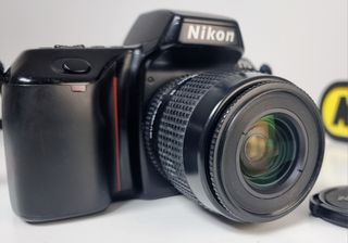 NIKON F-70 Cámara analógica + zoom 35-80mm