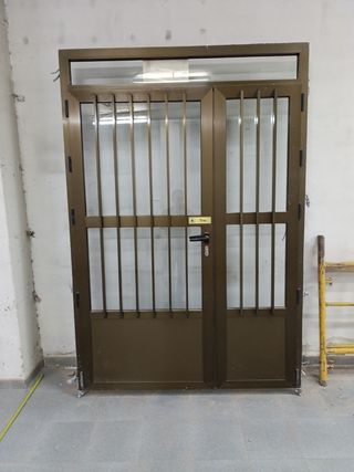 Puerta de aluminio 