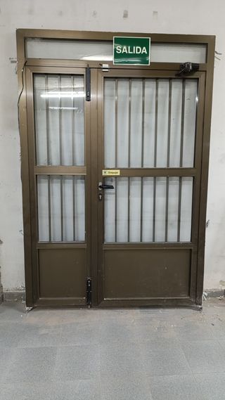 Puerta de aluminio 