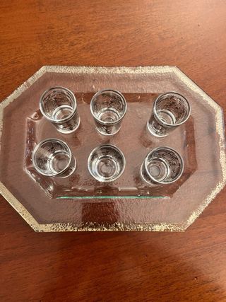 Set vassoio e bicchieri in vetro