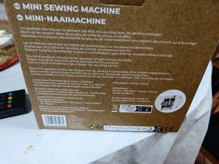Mini maquina coser a pilas nueva