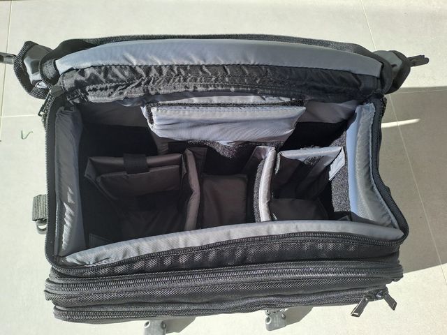 Borsone con rotelle per attrezzatura