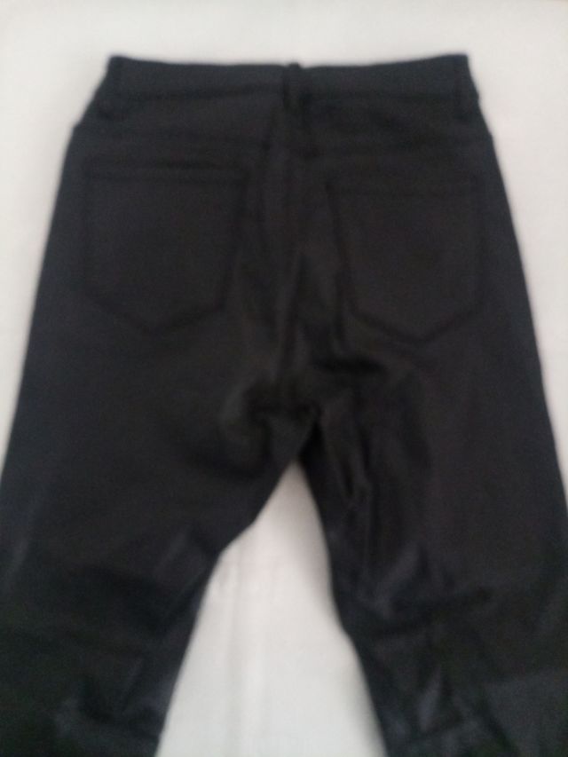 Pantaloni neri in pelle