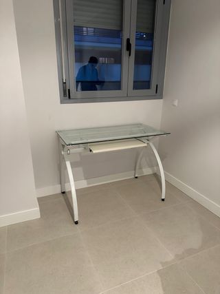 Escritorio aluminio y cristal