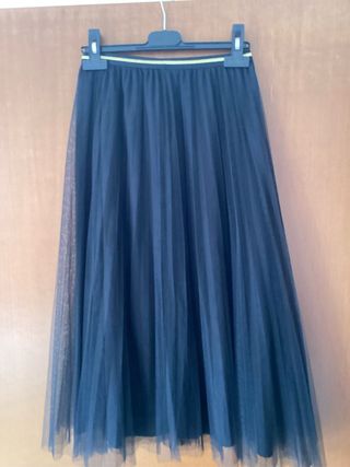 Gonna nera in tulle con cintura oro