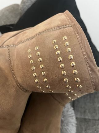 Stivale boots invernocon dettagli chiodini