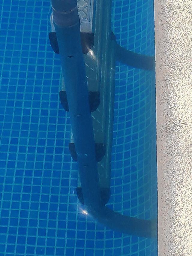 Escalera piscina