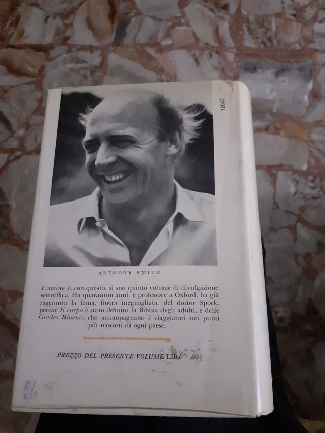 Il corpo by Anthony Smith