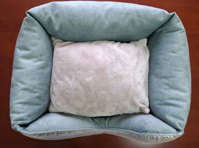 Camita perro o gato NUEVA hecha a mano.