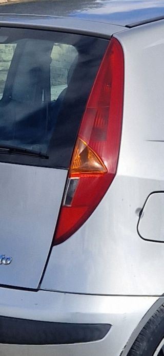 Piloto trasero derecho Fiat Punto 188