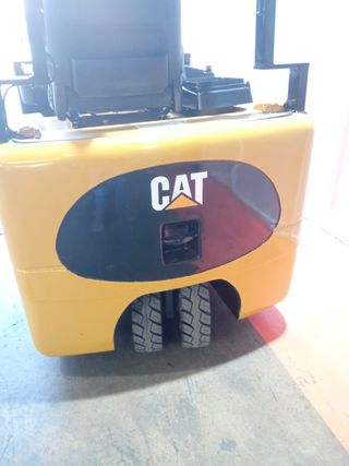 CARRETILLA ELEVADORA CATERPILLAR 1.6 Kg -OCASIÓN