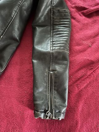 cazadora  biker levis simil piel 