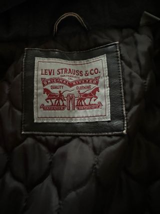 cazadora  biker levis simil piel 