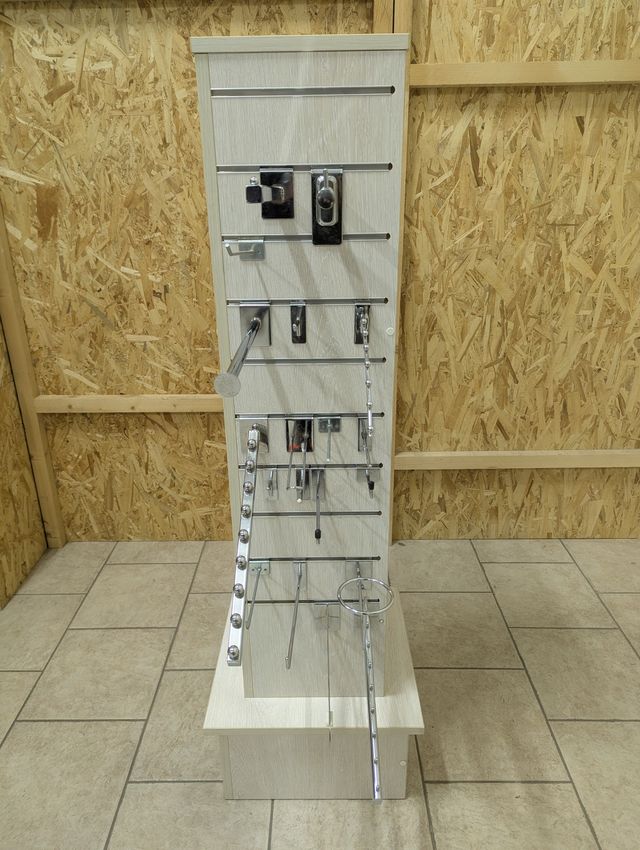 Espositore nuovo in legno con bracci su 4 lati