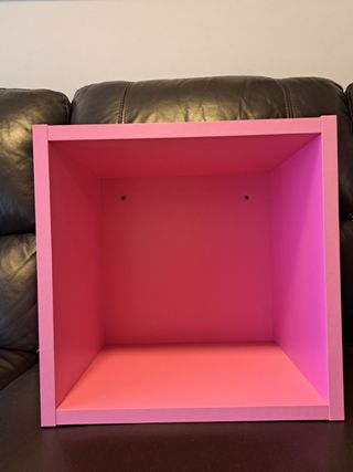 Estanterias cubo lila y fucsia