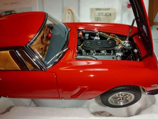 1:18 CMC FERRARI 250 swb