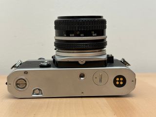 NIKON FE CON OBJETIVO 50MM 1.8