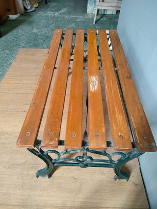 MESA AUXILIAR DE JARDÍN