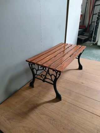 MESA AUXILIAR DE JARDÍN