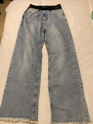 Pantalón Tucci con detalle de cuero 