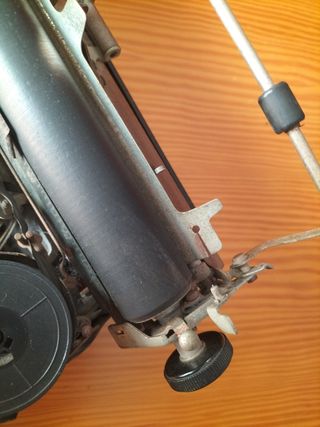 Maquina de escribir antigua