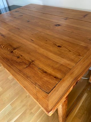 Mesa de madera maciza elevable