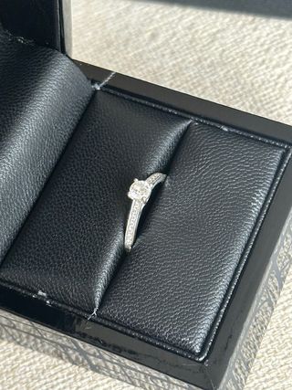 Anillo compromiso SUAREZ oro blanco 18k diamantes