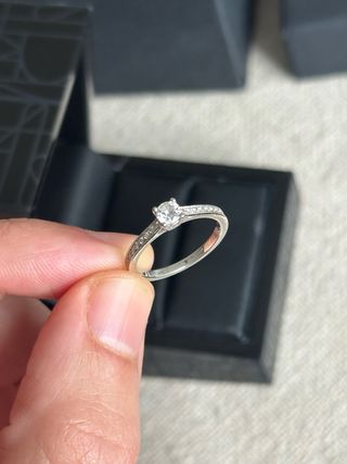 Anillo compromiso SUAREZ oro blanco 18k diamantes