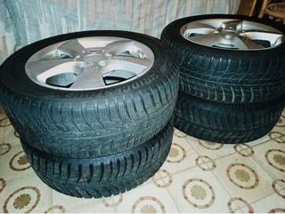 Ruedas con neumáticos de invierno