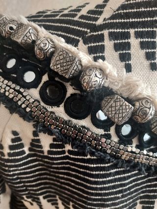 Chaqueta corta abalorios