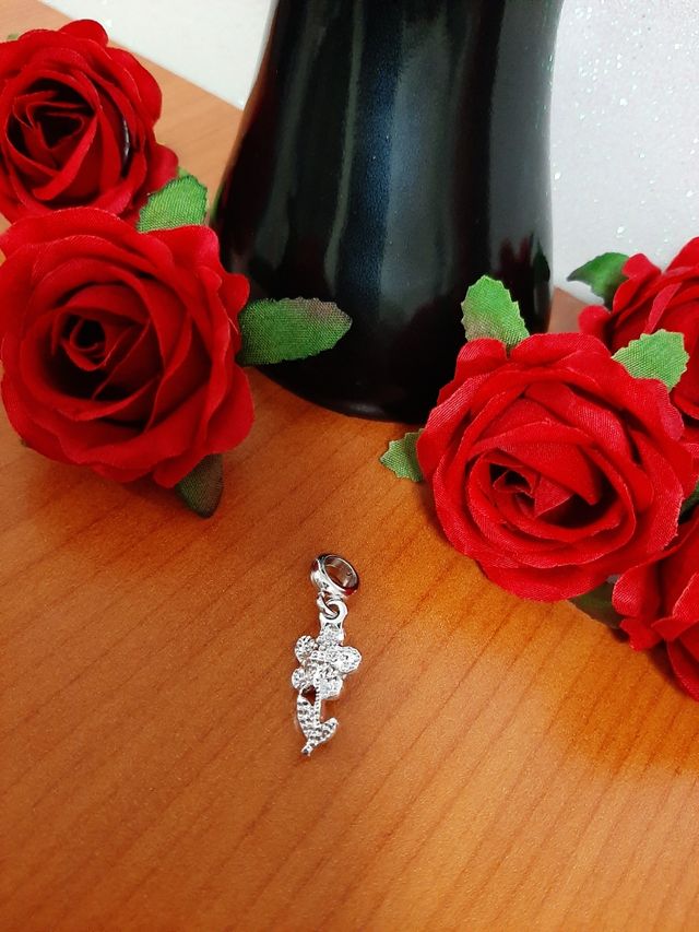 🔴 Charm fiore con stelo