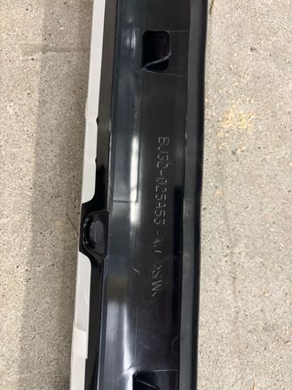 Moldura lateral parabrisas Range Rover Evoque